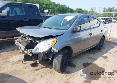 2013 Nissan Versa 1.6 S из США, поврежденный, VIN 3N1CN7AP4DL847747